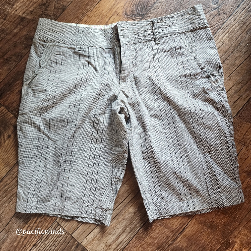 Volcom Casual Tan Plaid Shorts Size 3